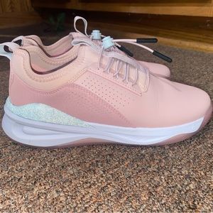 Women’s Pink Up Clove Shoe